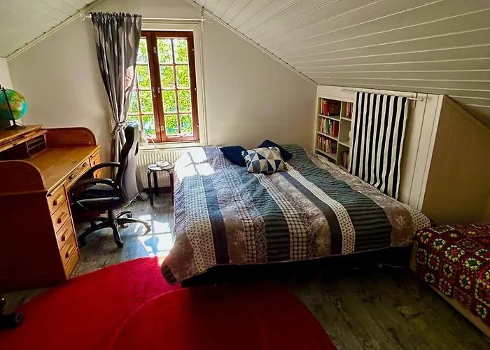 A Lovely House With A Garden In Helsinki بيت للعطل